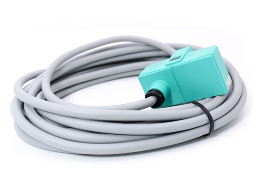 047568 - Sensor de Válvula de Processo Pepperl Fuchs NBN3-F31-E8-K